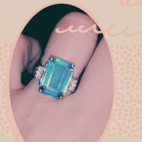 Silver ring - Picture 1 of 3